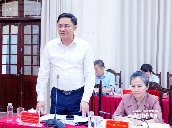 Đồng chí Hoàng Nghĩa Hiếu - Phó Bí thư Thường trực Tỉnh ủy, Chủ tịch HĐND tỉnh phát biểu. Ảnh: Phạm Bằng