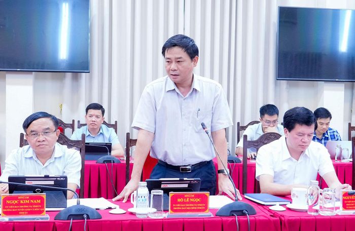 Đồng chí Hồ Lê Ngọc - Trưởng ban Nội chính Tỉnh uỷ phát biểu. Ảnh: Phạm Bằng