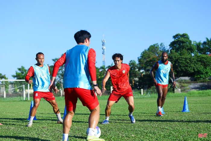 Màn thể hiện này giúp Ian Mai thuyết phục được ban huấn luyện và được ký hợp đồng. Đây cũng là cơ hội để cầu thủ Việt kiều Mỹ trở lại Việt Nam, thử sức ở môi trường bóng đá chuyên nghiệp và tìm kiếm bước tiến mới trong sự nghiệp.