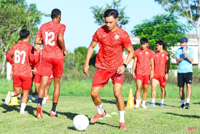 Trong các buổi tập, Jessy Nguyễn đều nỗ lực, cố gắng hoàn thành các bài tập mà ban huấn luyện đề ra. Còn gần 1 tháng nữa là mùa giải 2026/2027 sẽ khởi tranh, cơ hội để Jessy Nguyễn thể hiện mình không còn nhiều. Việt kiều này cần phải chứng tỏ năng lực của mình nếu muốn được khoác áo đội bóng núi Hồng tham dự V.League.