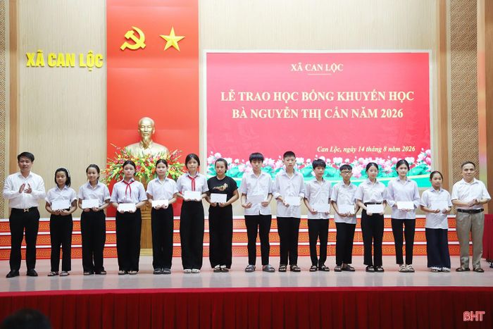Nguồn kinh phí trao học bổng do anh Nguyễn Viết Tuấn (con trai bà Nguyễn Thị Cẩn), là doanh nhân đang làm việc tại TP. Hồ Chí Minh tài trợ. Đây là hoạt động nhằm chia sẻ khó khăn, tiếp thêm động lực để các em học sinh nghèo, học sinh có hoàn cảnh khó khăn có thêm điều kiện học tập và vươn lên trong cuộc sống.