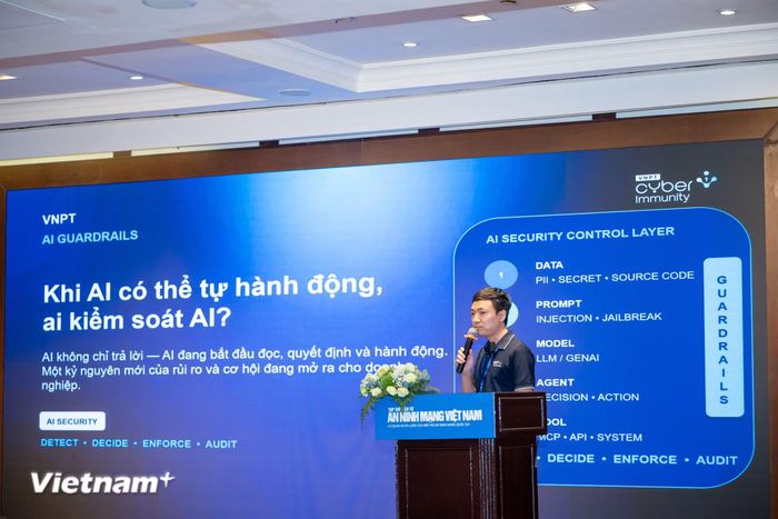 Các chuyên gia chia sẻ tại Hội thảo. (Ảnh: Minh Sơn/Vietnam+)