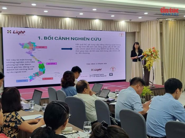 Bà Nguyễn Thu Giang trình bày quá trình và kết quả nghiên cứu.