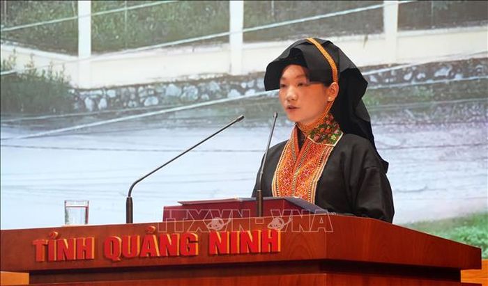 Học sinh thể hiện tâm tư, nguyện vọng của mình tại chương trình. Ả