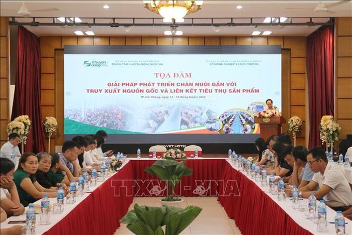 Tọa đàm Khuyến nông với chủ đề “Giải pháp phát triển chăn nuôi gắn với truy xuất nguồn gốc và liên kết tiêu thụ sản phẩm”.