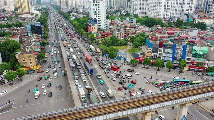 Hình ảnh giao thông trên tuyến Nguyễn Trãi - Nguyễn Xiển (Hà Nội) nhìn từ thiết bị UAV.