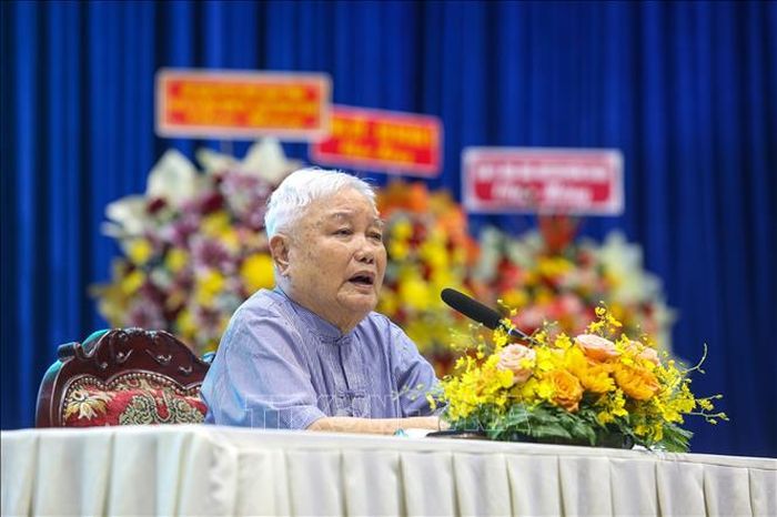 Ông Đặng Văn Ninh, nguyên Phó Chủ tịch Thường trực UBND tỉnh Tây Ninh xúc động ôn lại những năm tháng tuổi trẻ hào hùng của lực lượng Thanh niên xung phong.