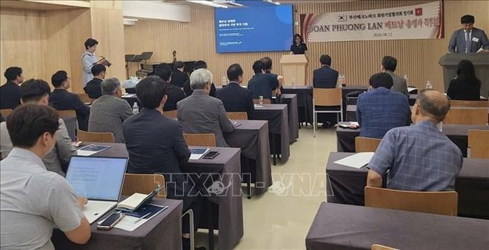 Quang cảnh buổi tọa đàm.