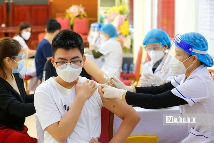 Tiêm vắc - xin là "lá chắn" phòng bệnh chủ động (Ảnh: Hữu Thắng).