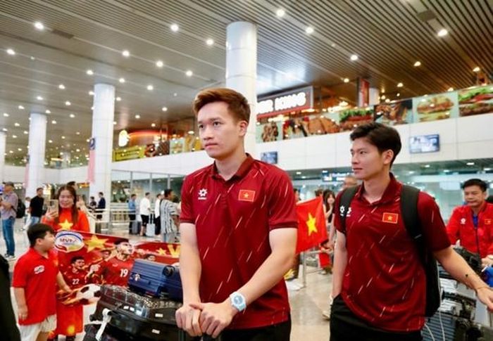 ĐT Việt Nam đã đến Malaysia, sẵn sàng cho trận bán kết AFF Cup 2026. Ảnh: VFF.