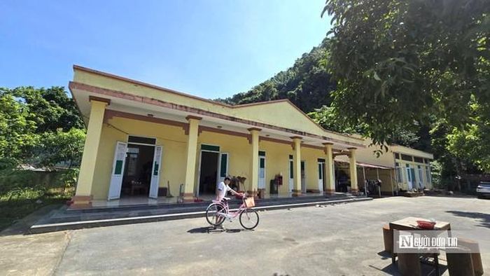 Các hộ dân trong vùng ảnh hưởng được di dời khẩn cấp đến nơi ở mới.
