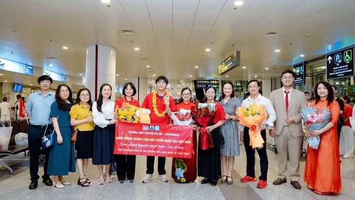 Tuấn là niềm tự hào của gia đình và nhà trường. Ảnh: Kim Liên.