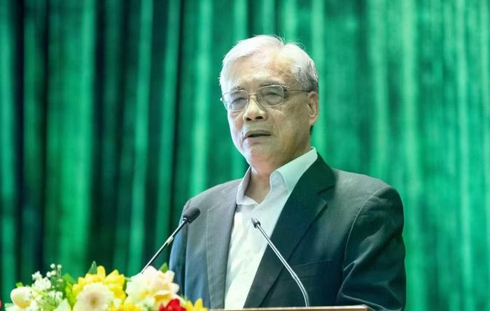 PGS.TS Trần Đình Thiên, nguyên Viện trưởng Viện Kinh tế Việt Nam phát biểu tại hội thảo. Ảnh XM.