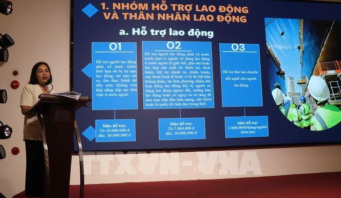 Đại biểu trình bày tham luận. Ảnh: Nguyễn Hằng - TTXVN