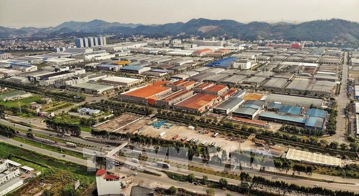 Một góc Khu Công nghiệp Vân Trung. Ảnh: Danh Lam - TTXVN 