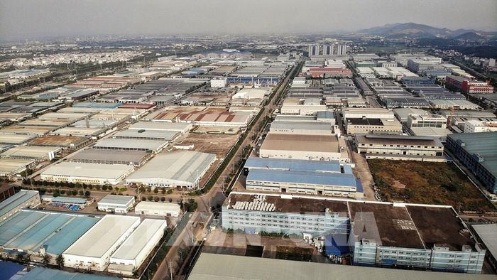 Một góc Khu Công nghiệp Vân Trung. Ảnh: Danh Lam - TTXVN 