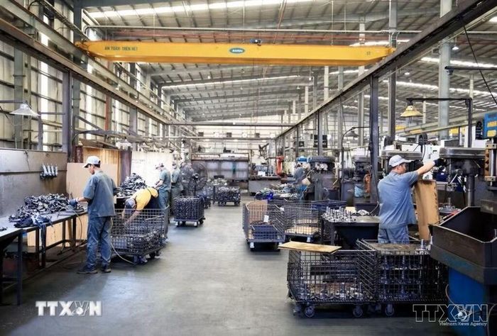 Hoạt động của Xưởng sản xuất thuộc Công ty Cơ khí Động lực Toàn Cầu, doanh nghiệp có vốn đầu tư FDI tại Khu công nghiệp Giang Điền, Đồng Nai. Ảnh: Hồng Đạt/TTXVN