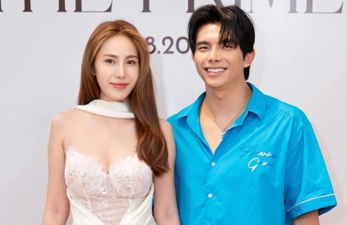 Thủy Tiên trong một buổi thử trang phục.