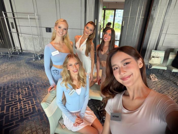 Bảo Ngọc cùng các thí sinh Miss World 2026.