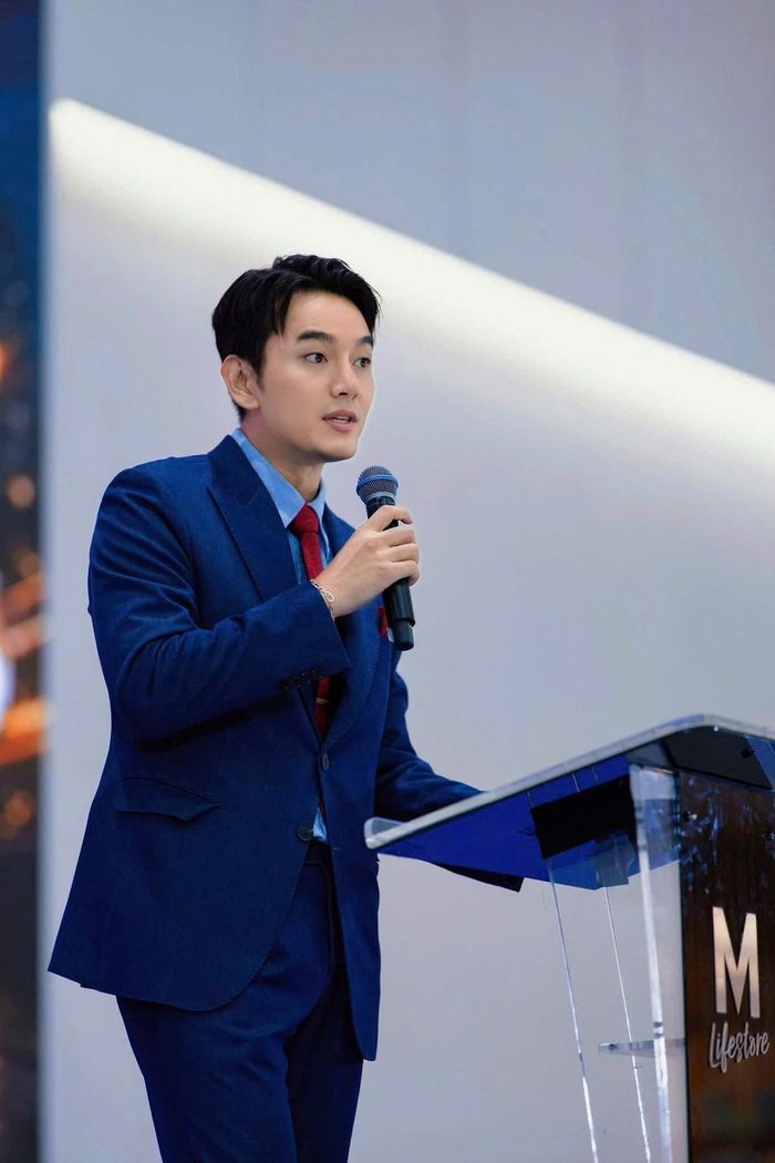 "Cần thiết lập chế tài xử phạt lũy tiến và cơ chế cấm sóng theo định danh cá nhân để phá vỡ vòng lặp 'chấp nhận nộp phạt để tiếp tục thu lợi' của một bộ phận người có sức ảnh hưởng trên mạng xã hội hiện nay" - Luật sư Nguyễn Văn Duy nhấn mạnh.