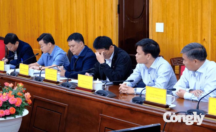 Đại diện các sở, ngành tại buổi làm việc.