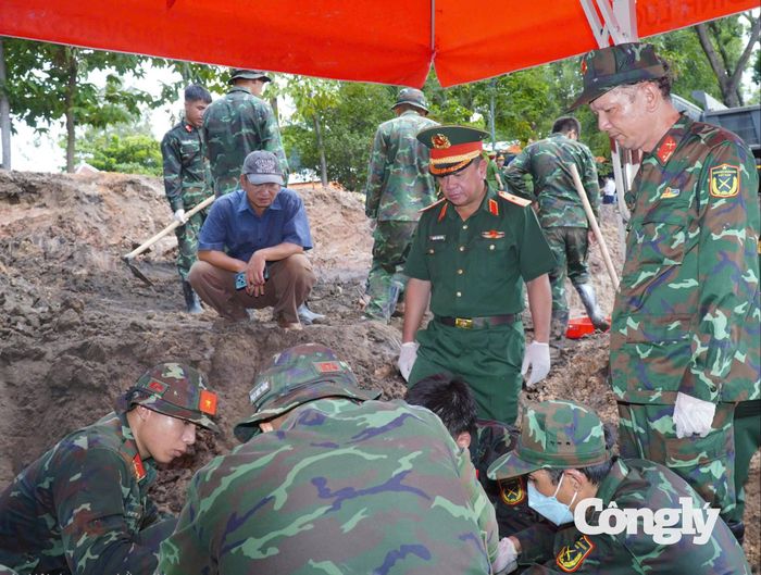 Lãnh đạo Bộ Tư lệnh TP.HCM kiểm tra công tác tìm kiếm, quy tập.