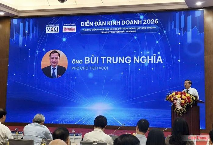Ông Bùi Trung Nghĩa, Phó Chủ tịch VCCI phát biểu tại diễn đàn.