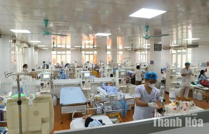 Trung tâm Thận - Lọc máu, Bệnh viện Đa khoa tỉnh Thanh Hóa mỗi ngày có hơn 400 bệnh nhân suy thận mạn giai đoạn cuối đến lọc máu chu kỳ.