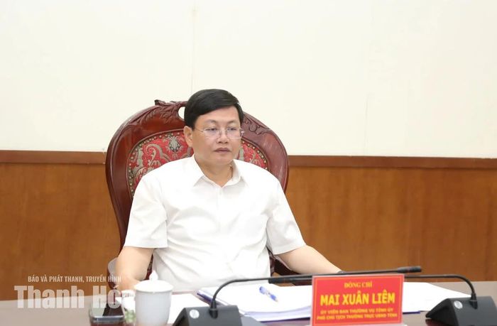 Phó Chủ tịch Thường trực UBND tỉnh Thanh Hóa Mai Xuân Liêm dự hội nghị.