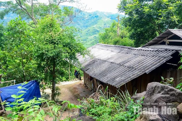 Trước nguy cơ sạt lở đất, lũ quét đe dọa tính mạng của người dân, ngày 13/7/2022, HĐND tỉnh Thanh Hóa đã ban hành Nghị quyết số 275/NQ-HĐND về chủ trương đầu tư Dự án sắp xếp, ổn định dân cư cho các hộ dân bản Tung, xã Trung Lý, huyện Mường Lát (nay là bản Xa Lao, xã Trung Lý). Mục tiêu dự án là ổn định đời sống vùng nguy cơ thiên tai, giảm thiệt hại do lũ ống, lũ quét, sạt lở; đồng thời góp phần giảm nghèo, bảo vệ môi trường và củng cố quốc phòng - an ninh.