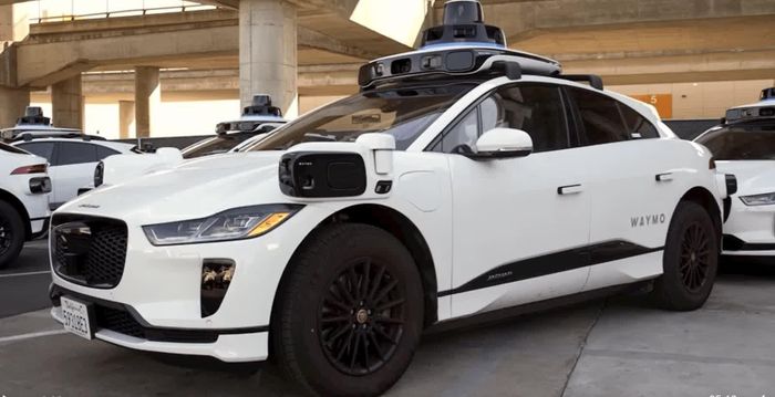 Pony AI và Uber sẽ triển khai hơn 2.000 robotaxi tại châu Âu. Ảnh: Reuters.