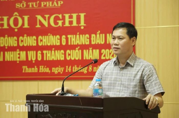 Đại diện lãnh đạo Sở Tư pháp phát biểu tại hội nghị.