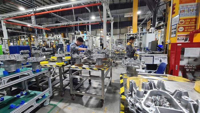 Theo các chuyên gia, muốn giảm rủi ro xuất xứ, Việt Nam phải nâng giá trị thực tạo ra trong nước. Ảnh: Nam Nguyễn.