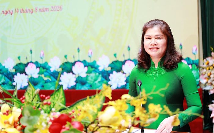  Đồng chí Lâm Thị Hương Thành phát biểu tại Ngày hội toàn dân bảo vệ an ninh Tổ quốc xã Hiệp Hòa. 