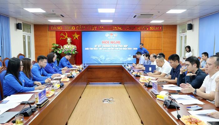 Các đại biểu dự hội nghị.