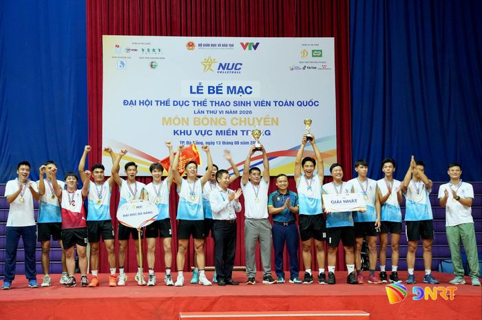 Đội bóng chuyền nam Đại học Đà Nẵng giành giải nhất. Ảnh: T.CÔNG