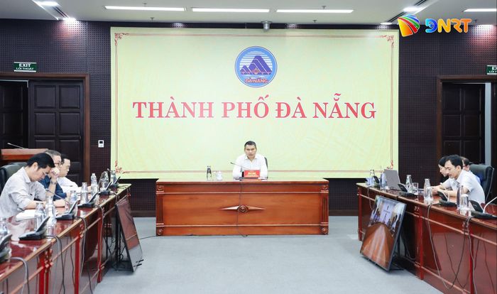 Phó Chủ tịch Thường trực UBND thành phố Hồ Kỳ Minh chủ trì điểm cầu Đà Nẵng. Ảnh: NGỌC PHÚ