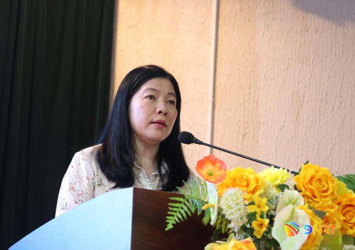 Giám đốc Sở Giáo dục và Đào tạo Lê Thị Bích Thuận phát biểu tại hội nghị. Ảnh: NGỌC HÀ