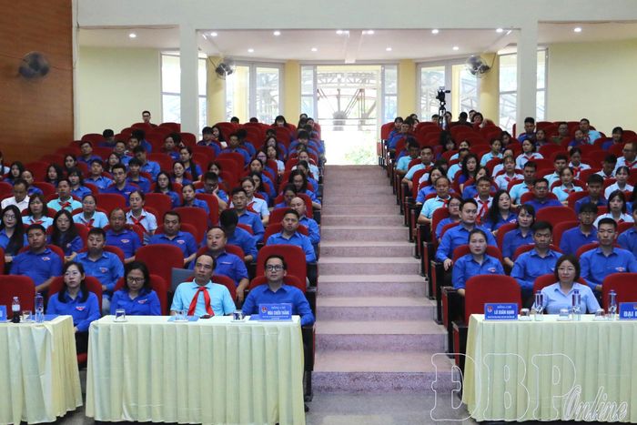 Đại biểu dự hội nghị.