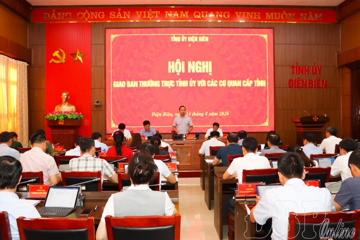 Toàn cảnh hội nghị.