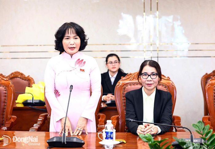 Thành ủy viên, Bí thư Đảng ủy, Chủ tịch HĐND phường Xuân Lộc Nguyễn Thị Cát Tiên phát biểu nhận nhiệm vụ. Ảnh: Công Nghĩa