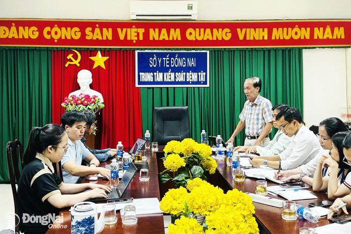 Phó Giám đốc Sở Y tế Lưu Văn Dũng phát biểu tại buổi làm việc. Ảnh: Hạnh Dung