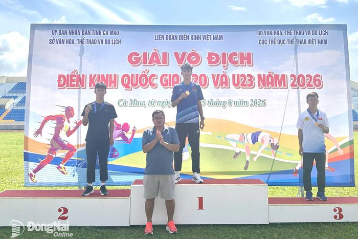 Vận động viên Tô Hùng Cường (Đồng Nai) đoạt huy chương vàng 100m nam lứa tuổi U.20. Ảnh: ĐVCC
