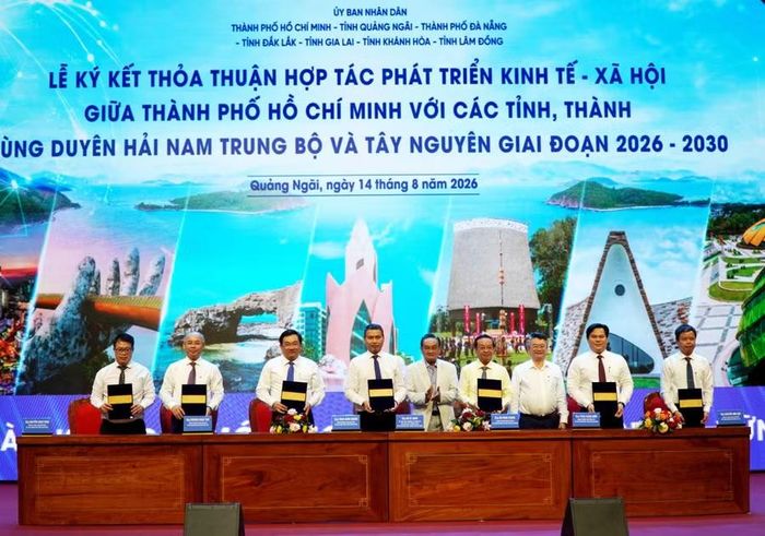  Ký kết thỏa thuận hợp tác phát triển KT-XH giữa TP. Hồ Chí Minh với các tỉnh, thành phố vùng Duyên hải Nam Trung Bộ và Tây Nguyên giai đoạn 2026-2030. Ảnh: Nhật Trường 