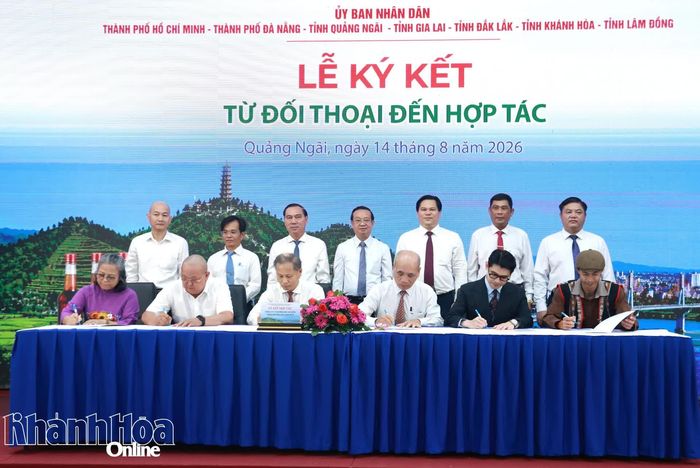 Doanh nghiệp TP. Hồ Chí Minh ký kết hợp tác với các doanh nghiệp vùng Duyên hải Nam Trung Bộ và Tây Nguyên.