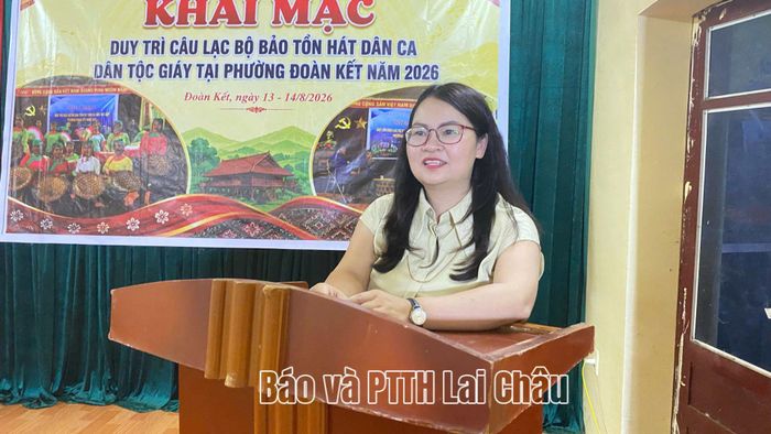 Đồng chí Phùng Thị Hải Yến - Phó Chủ tịch Hội Văn học Nghệ thuật tỉnh phát biểu tại hoạt động duy trì.