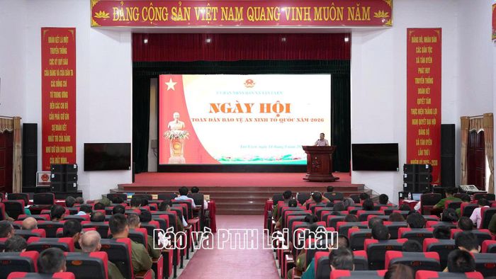 Quang cảnh ngày hội.