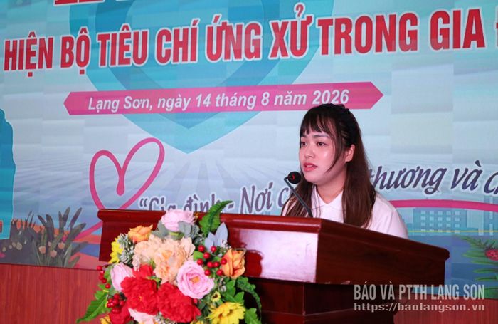Đại diện các gia đình phát biểu tại buổi lễ