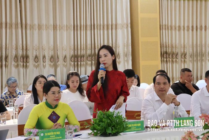 Bà Trần Thị Bích Hạnh, Phó Giám Sở VHTT&DL tỉnh Lạng Sơn phát biểu tại chương trình