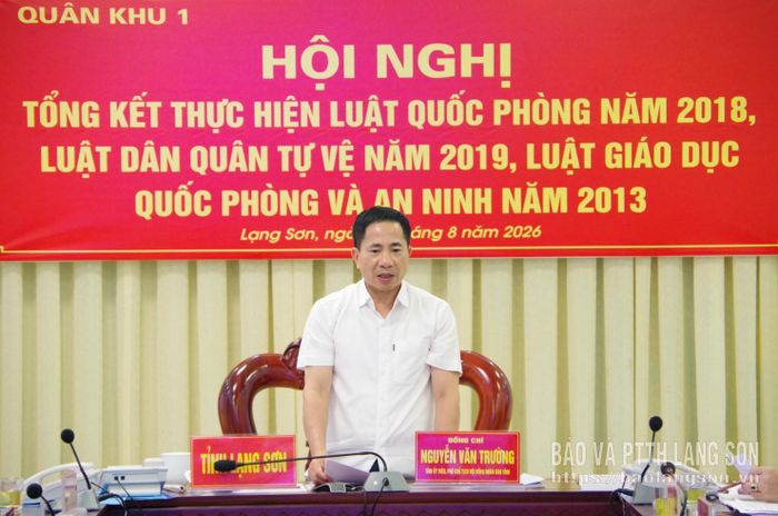 Đồng chí Nguyễn Văn Trường, Tỉnh ủy viên, Phó Chủ tịch HĐND tỉnh Lạng Sơn phát biểu tại hội nghị